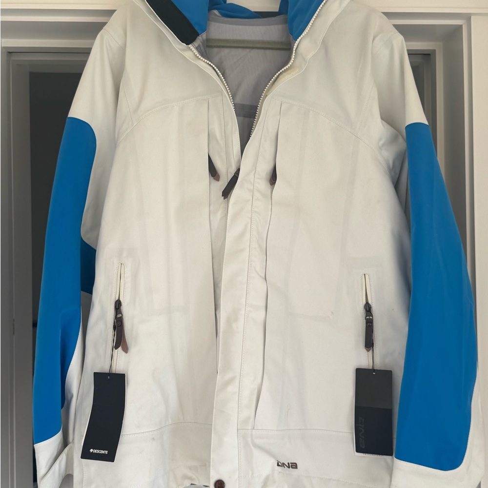 Descente White and Blue Men's Ski Jacket
